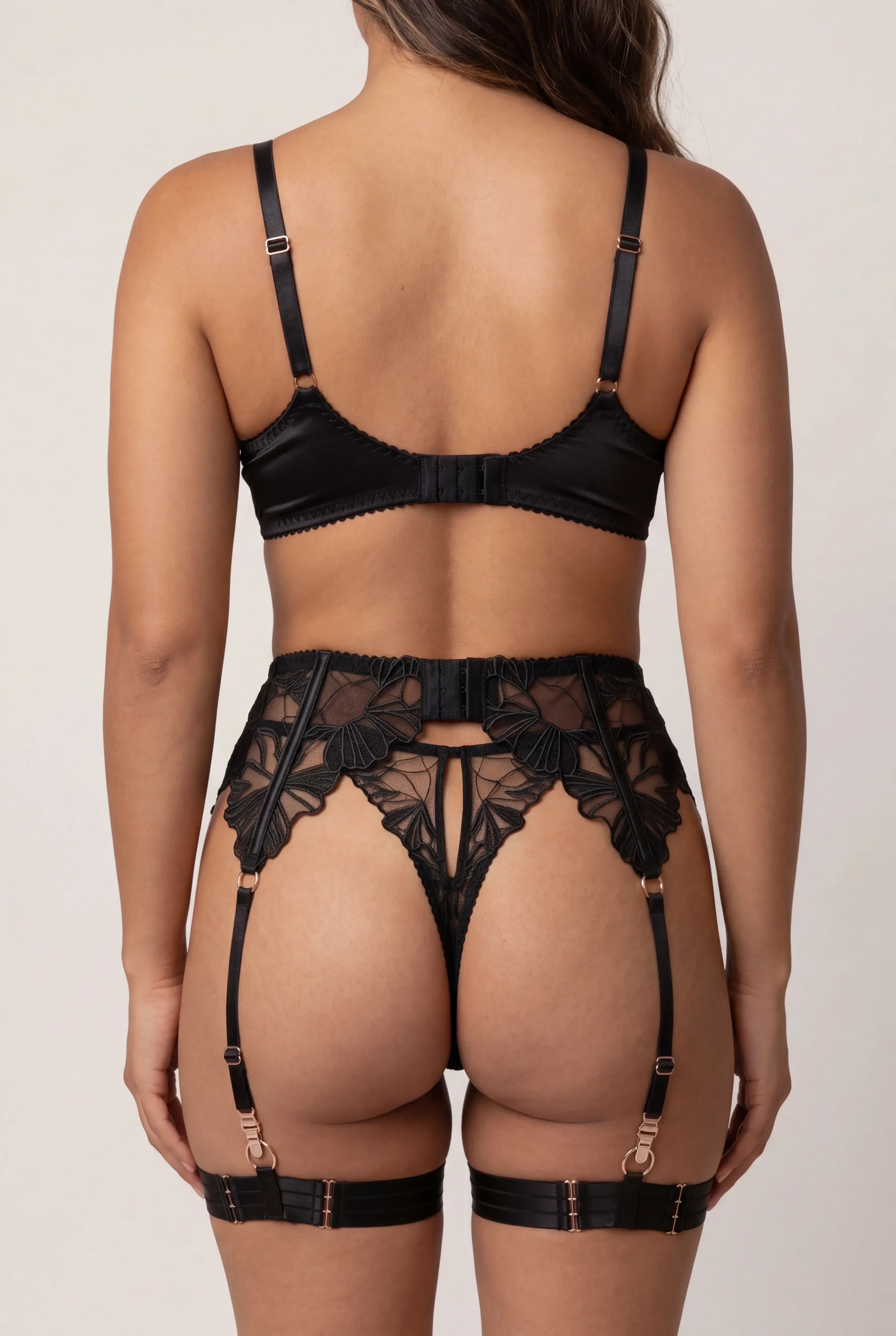 Vierdelige lingerieset voor dames met dijbanden en handschoenen Flame zwart