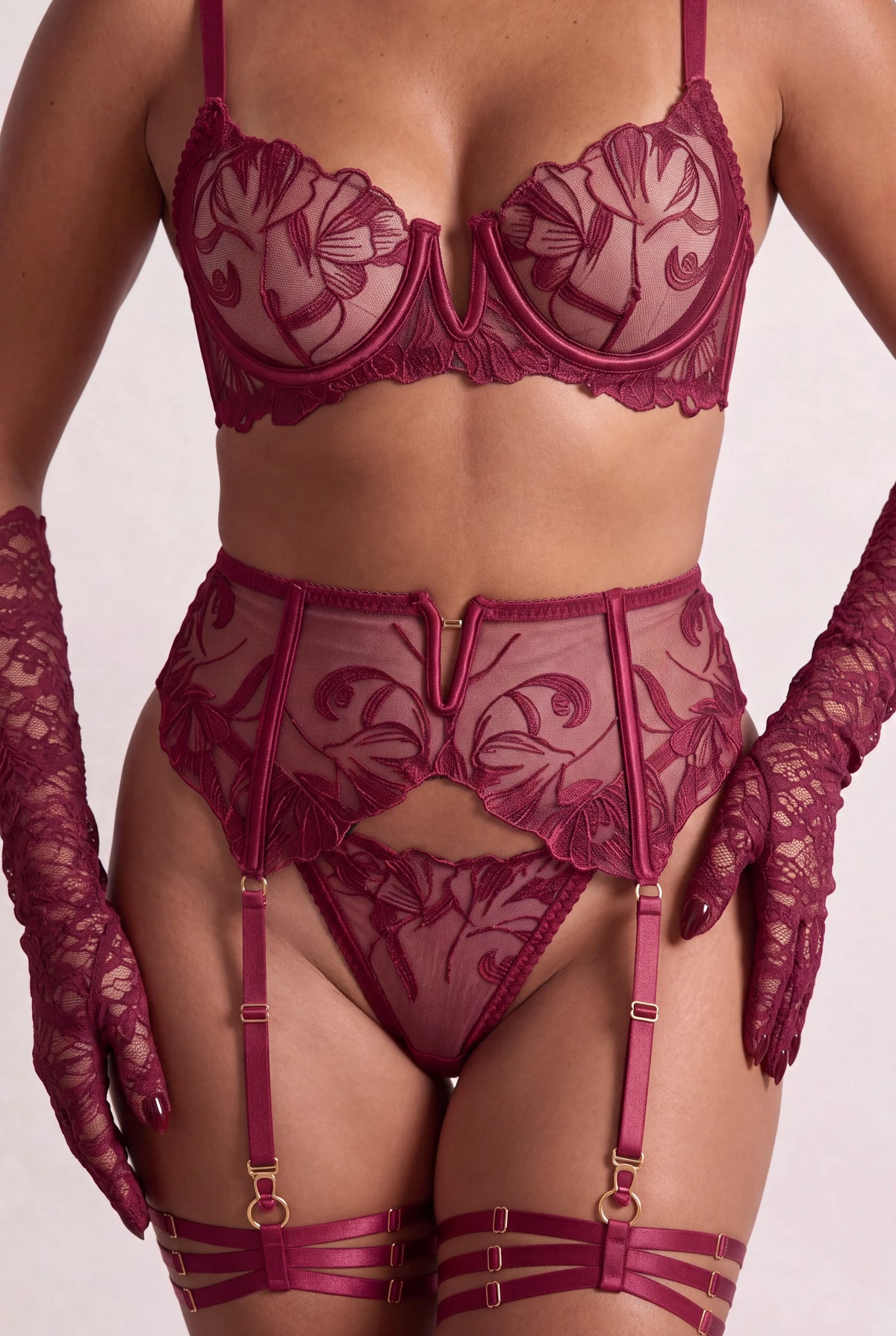 Ensemble lingerie quatre pièces avec tours de cuisse et gants - FLAME Bordeaux - NAKED Underwear FR