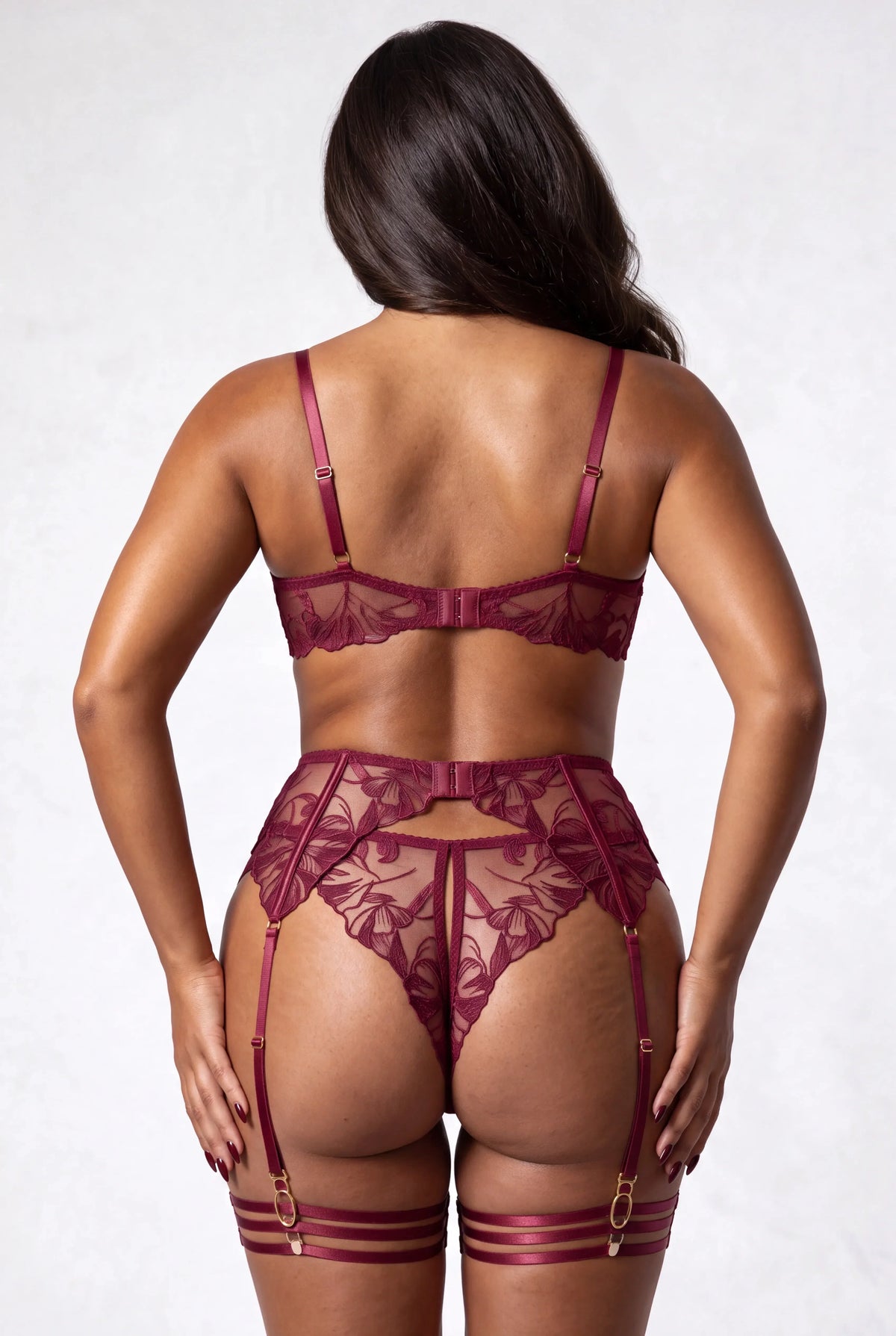 Vierdelige lingerieset met dijbanden en handschoenen - FLAME Bordeaux