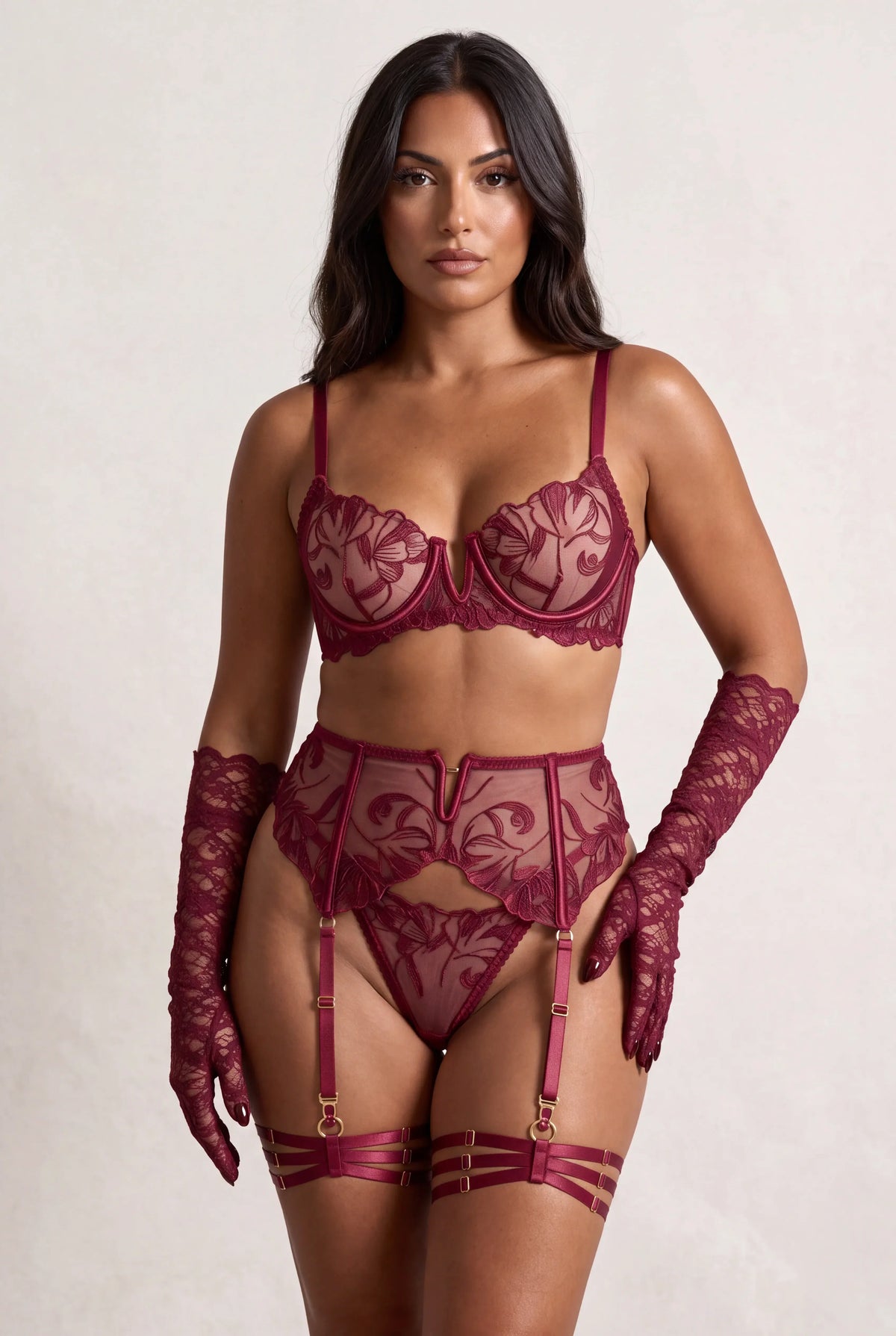Vierdelige lingerieset met dijbanden en handschoenen - FLAME Bordeaux